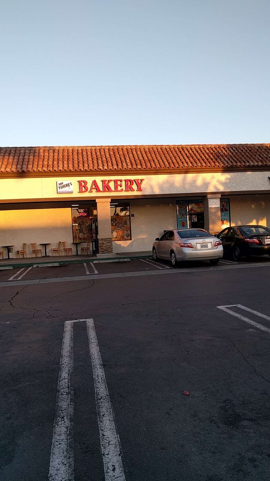 Don Panchos Bakery | 11456 Telegraph Rd, Santa Fe Springs, CA 90670, USA | Phone: (562) 868-3400