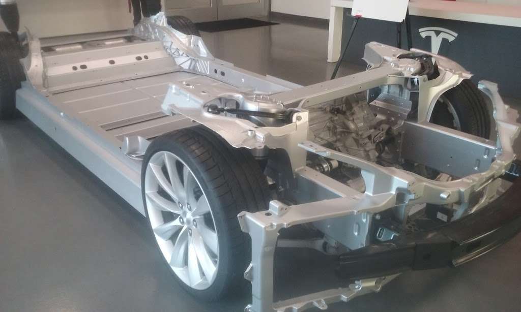 Tesla Service Center | 7 Aerial Way, Syosset, NY 11791, USA | Phone: (516) 864-0535