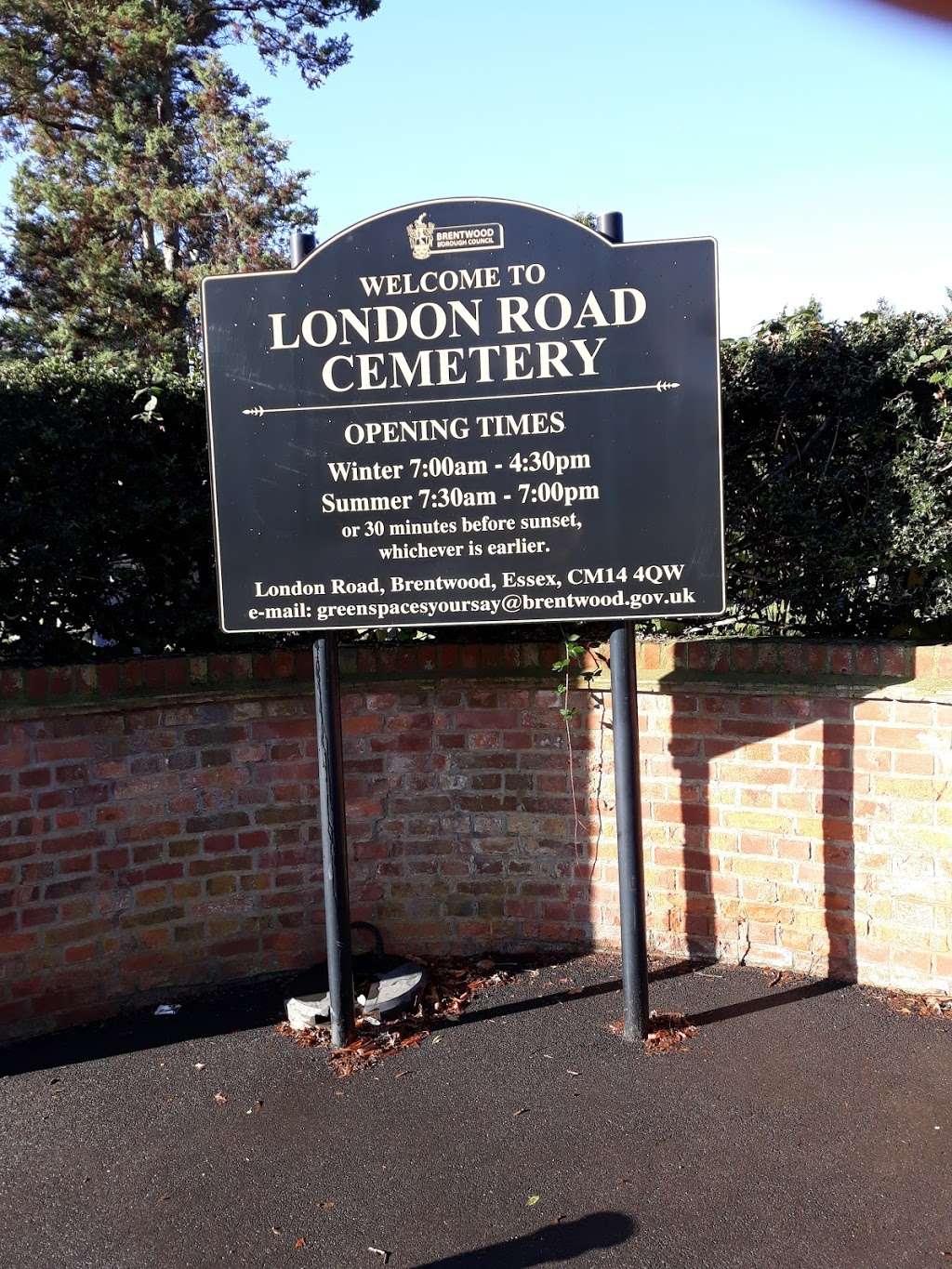 London Road Cemetery | 5 London Rd, Brentwood CM14 4QW, UK | Phone: 01277 312500