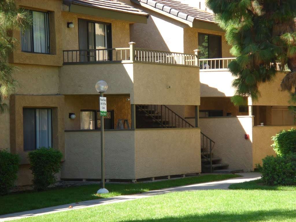 Colony Ridge Apartments | 17400 Arrow Blvd, Fontana, CA 92335, USA | Phone: (909) 350-1900