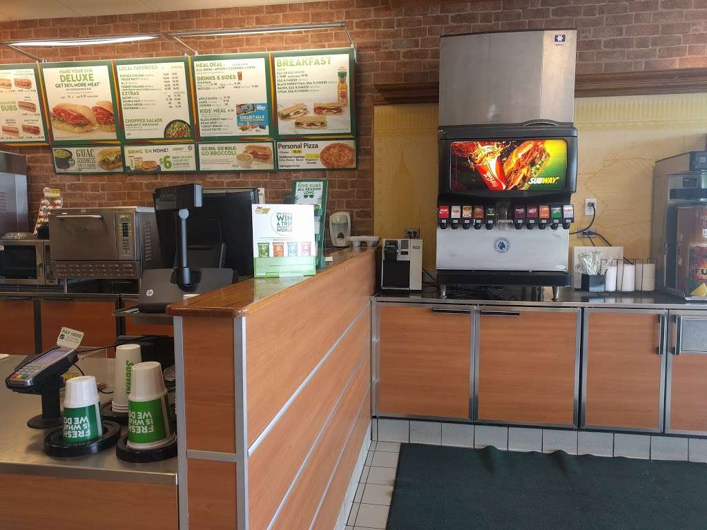 Subway Restaurants | 275 S Randall Rd, Elgin, IL 60123, USA | Phone: (847) 608-4220