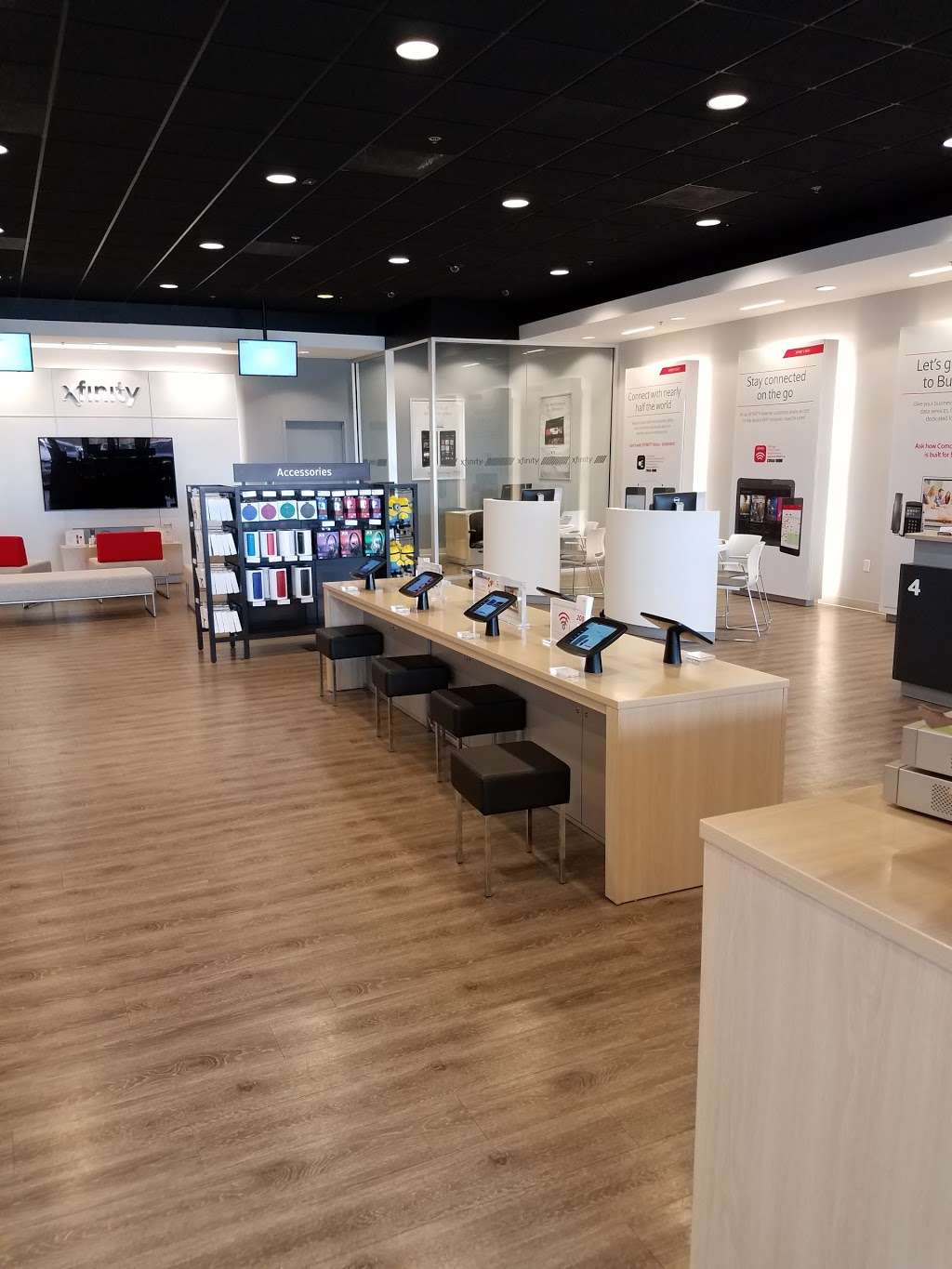 Xfinity Store by Comcast | 62 Second Ave, Burlington, MA 01803, USA | Phone: (781) 365-1692