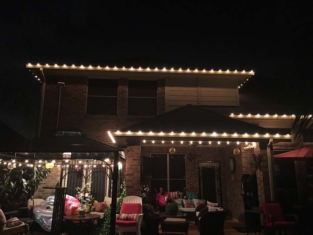 Dependable holiday lights and decor | 2614 Pilgrims Point Ct, Webster, TX 77598, USA | Phone: (832) 362-1884