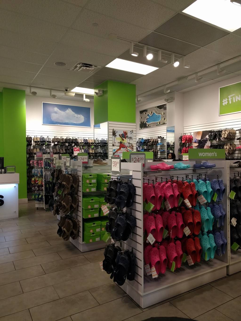 Crocs | 651 Kapkowski Rd, Elizabeth, NJ 07201, USA | Phone: (908) 355-2925