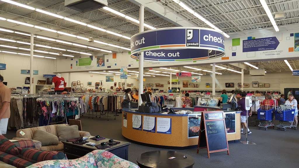 Goodwill Retail Store & Donation Center | 9960 Main Street, Fairfax, VA 22031, USA | Phone: (703) 349-1806