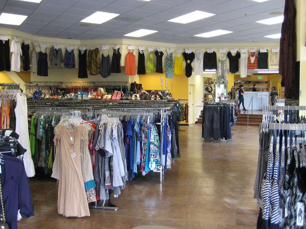 Crossroads Trading | 5901 College Ave, Oakland, CA 94618, USA | Phone: (510) 420-1952