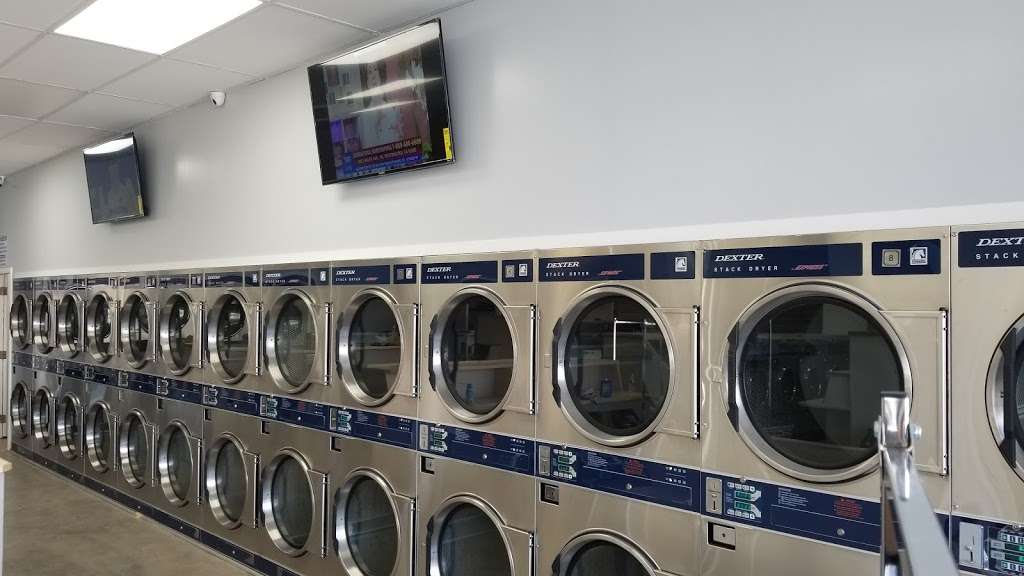 P Laundromat | 3252 W Lincoln Ave, Anaheim, CA 92801, USA | Phone: (714) 248-6561