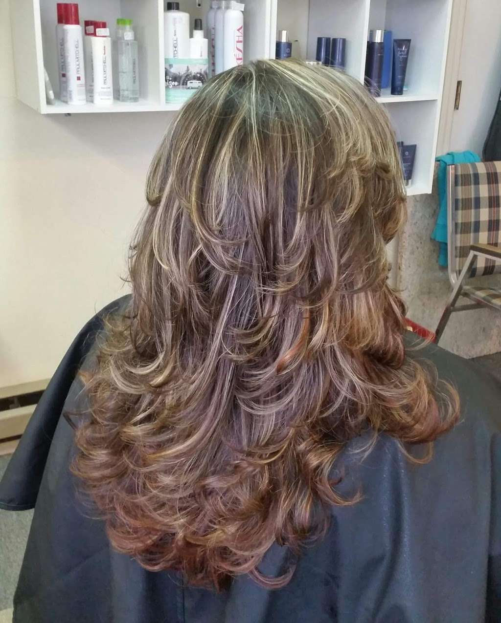 Beths Hair Station | 298 S Main St, Spencer, IN 47460, USA | Phone: (812) 829-3111