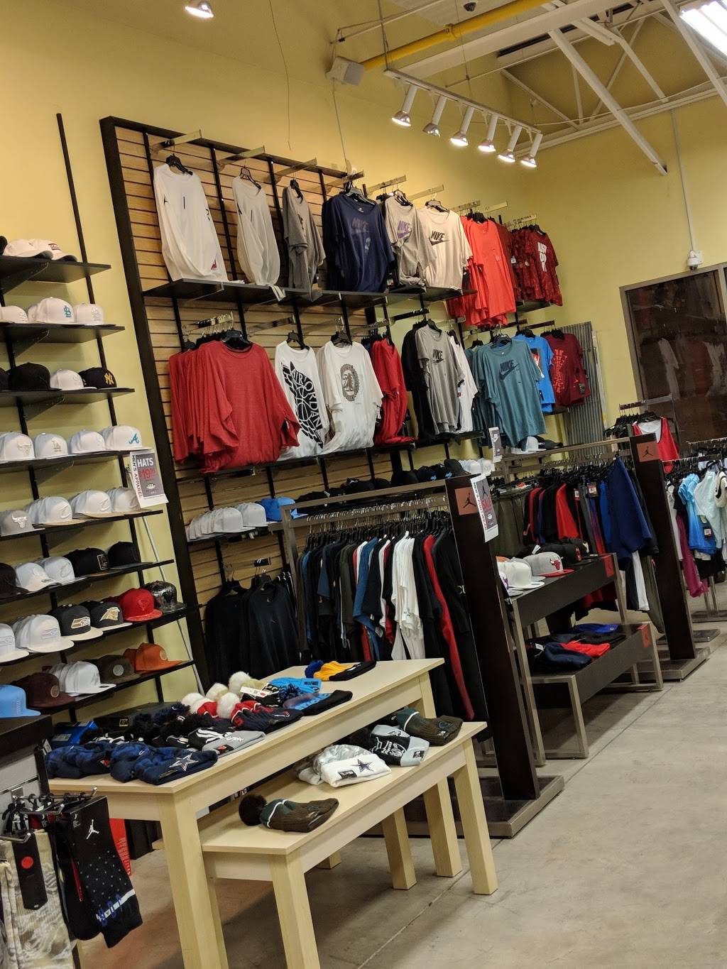 City Gear | 8005 W Florissant Ave Suite B2, Jennings, MO 63136, USA | Phone: (314) 381-0971