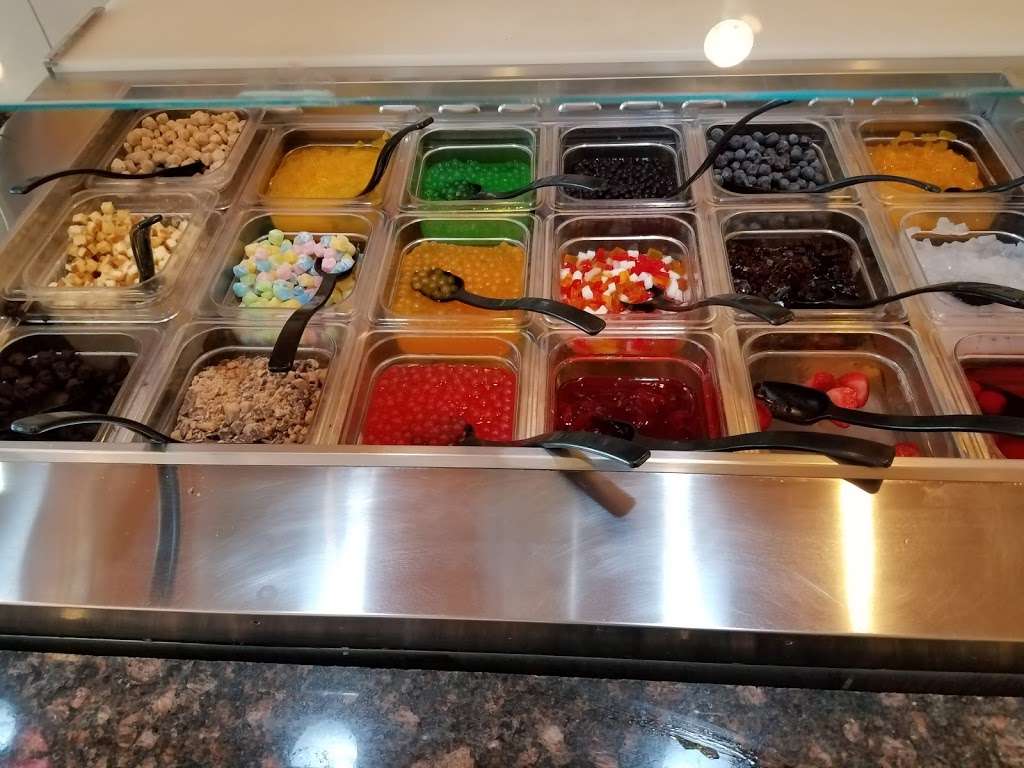 Frutto Frozen Yogurt & Smoothies | 9506 N Sam Houston Pkwy E #210, Humble, TX 77396, USA | Phone: (281) 458-2019