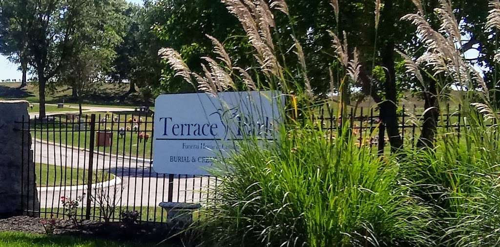 Terrace Park Cemetery | 801 NW 108th St, Kansas City, MO 64155, USA | Phone: (816) 734-5500