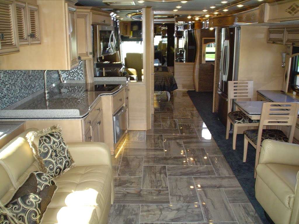 Mount Comfort RV | 5935 W 225 N, Greenfield, IN 46140, USA | Phone: (800) 899-6676