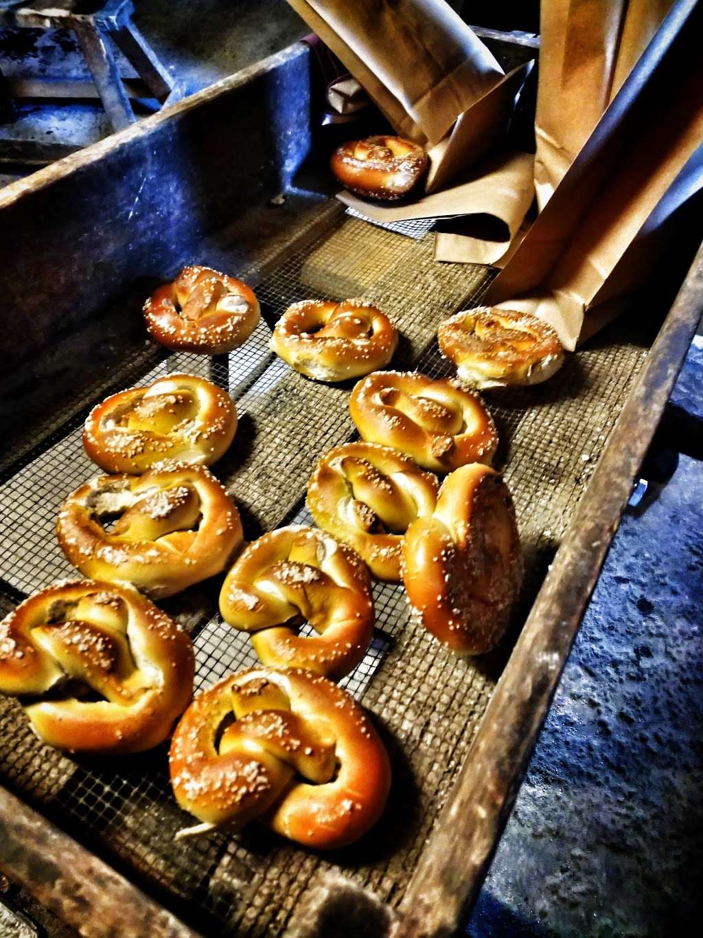 Reading Hard & Soft Pretzel | 613 Laurel St, Reading, PA 19602, USA | Phone: (610) 374-4651