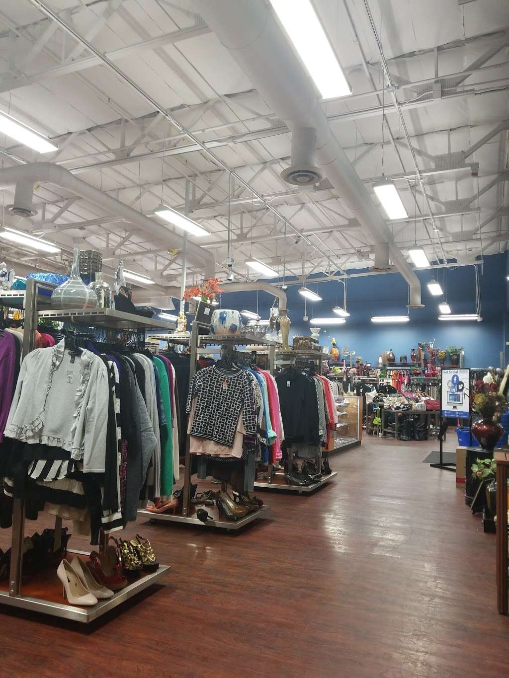 Goodwill Deja Blue Boutique | 10300 W Charleston Blvd, Las Vegas, NV 89135, USA | Phone: (702) 586-1100