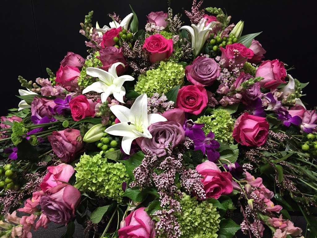 Marivels Florist & Gifts, LLC | 409 Mercer St, Hightstown, NJ 08520, USA | Phone: (609) 448-3636