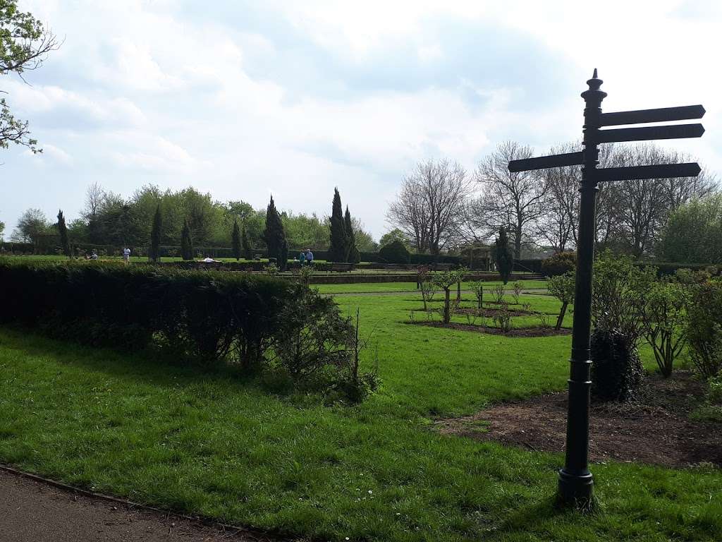 Local Park | 201 Edgwarebury Ln, Edgware HA8 8QJ, UK