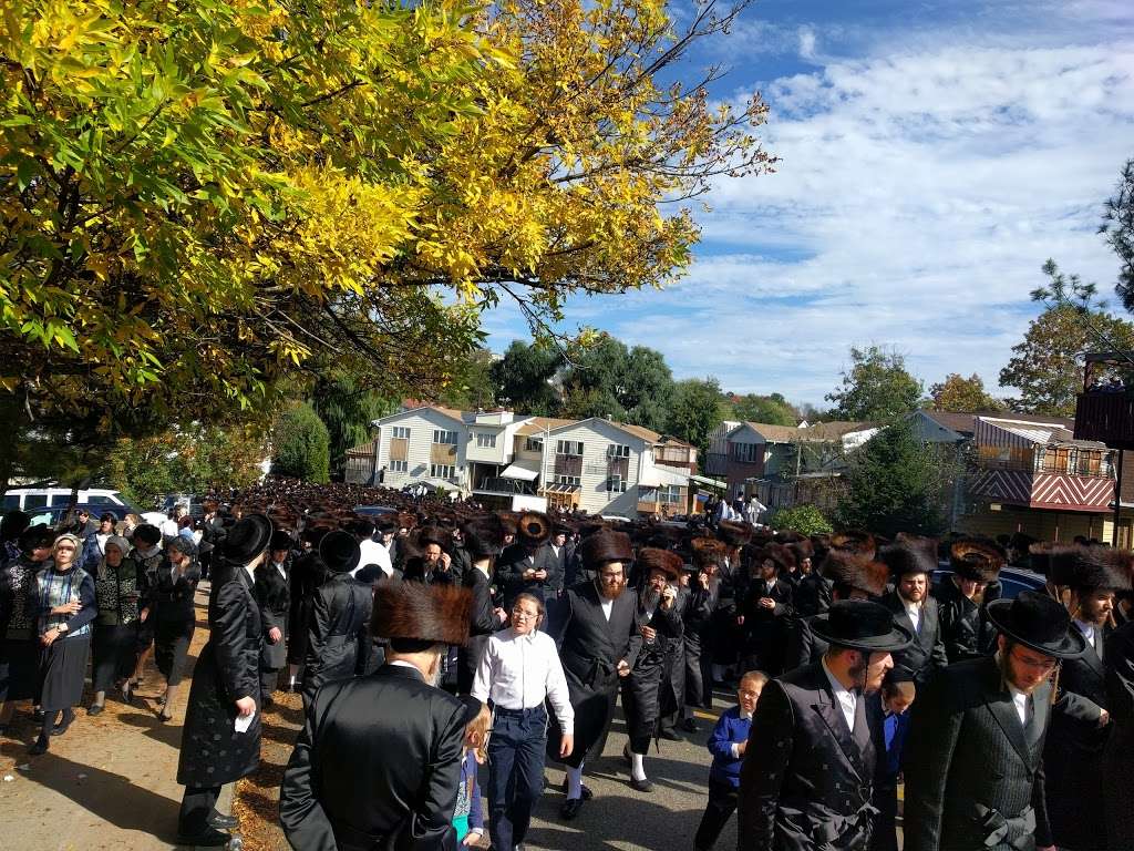 Beis Medresh Tosh בית המדרש טאהש | 34 Satmar Dr, Monroe, NY 10950, USA | Phone: (845) 774-0872