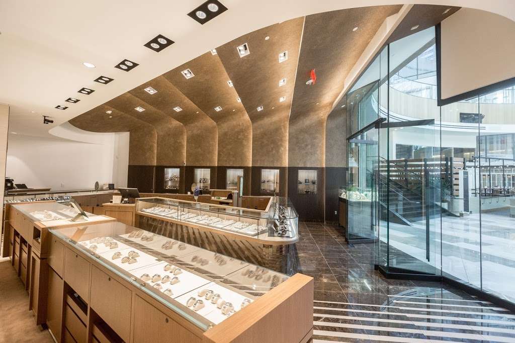 Finks Jewelers MGM National Harbor | 101 MGM National Ave Space 12, Oxon Hill, MD 20745, USA | Phone: (301) 281-2425