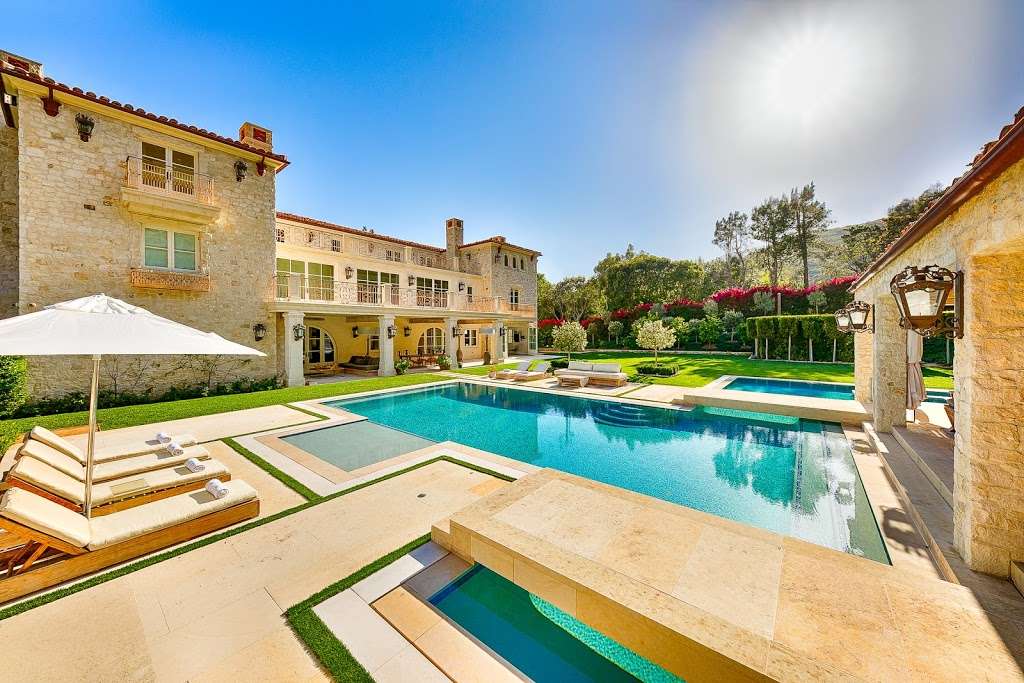 Stay Awhile Villas | 9437 S Santa Monica Blvd #204, Beverly Hills, CA 90210, USA | Phone: (424) 239-6262