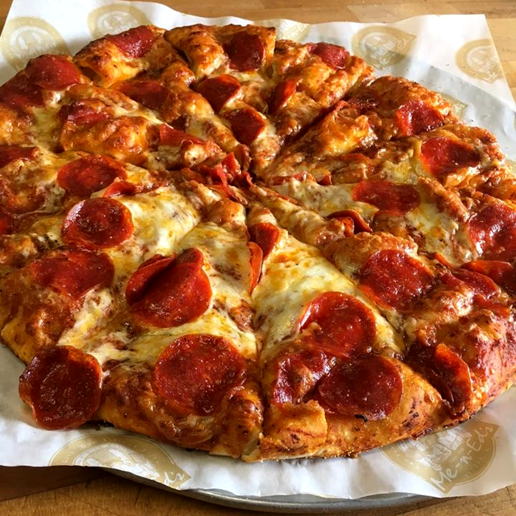 Me-n-Eds Pizza Parlor | 4829 E McKinley Ave, Fresno, CA 93703, USA | Phone: (559) 251-0397