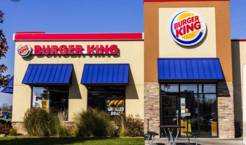 Burger King | 1515 N New Braunfels Ave, San Antonio, TX 78208, USA | Phone: (210) 626-8044