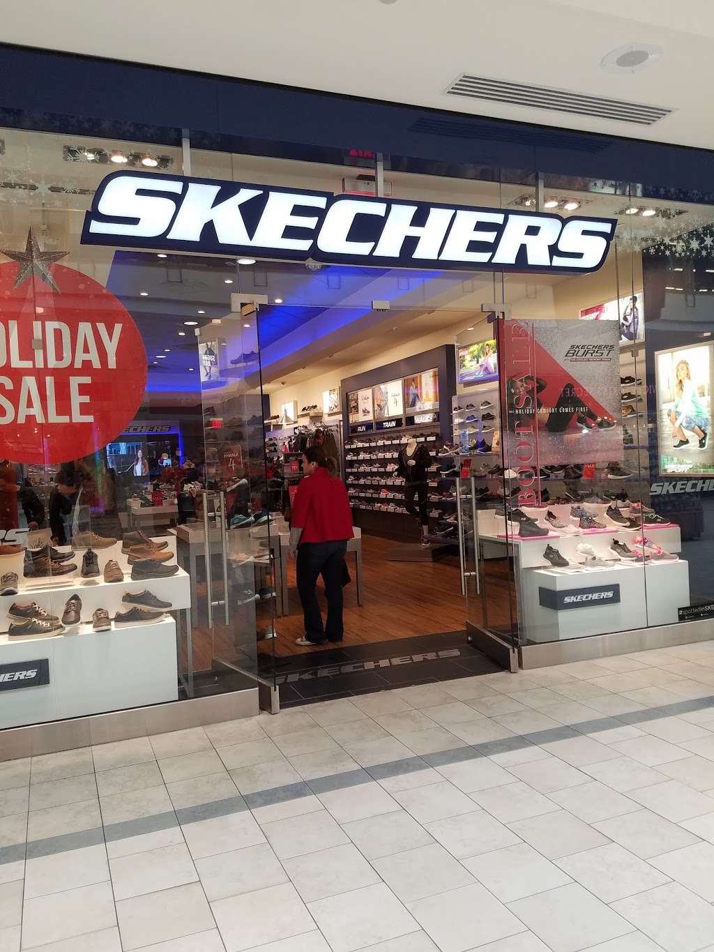 SKECHERS Retail | 112 Eisenhower Pkwy #1009, Livingston, NJ 07039, USA | Phone: (973) 535-8800