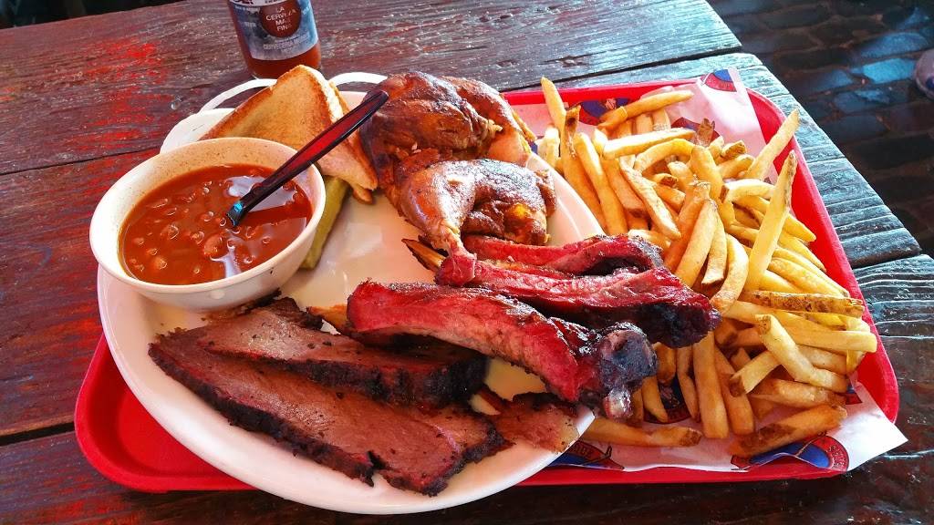 Risckys BAR-B-Q | 140 E Exchange Ave #101, Fort Worth, TX 76164, USA | Phone: (817) 626-7777