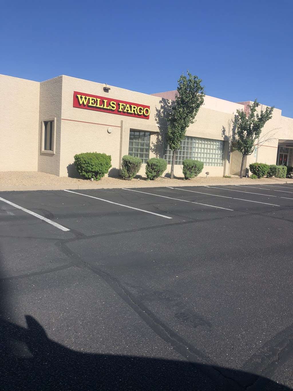 Wells Fargo Bank | 14595 N Scottsdale Rd, Scottsdale, AZ 85254, USA | Phone: (480) 624-3800