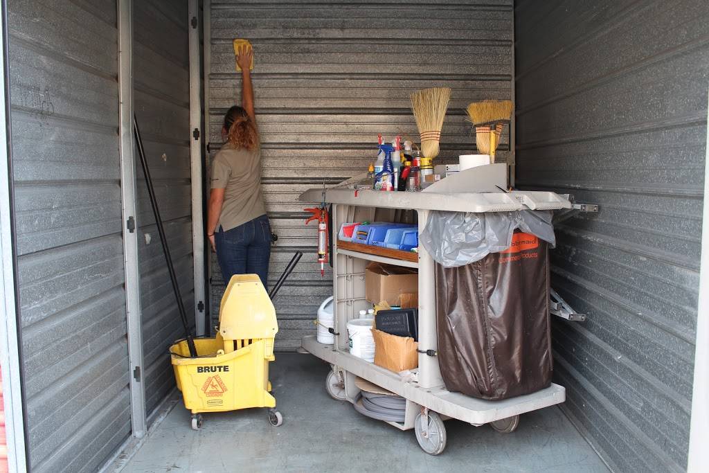 U-Haul Moving & Storage at MacDill Afb | 3826 W Marcum St, Tampa, FL 33616, USA | Phone: (813) 839-2376