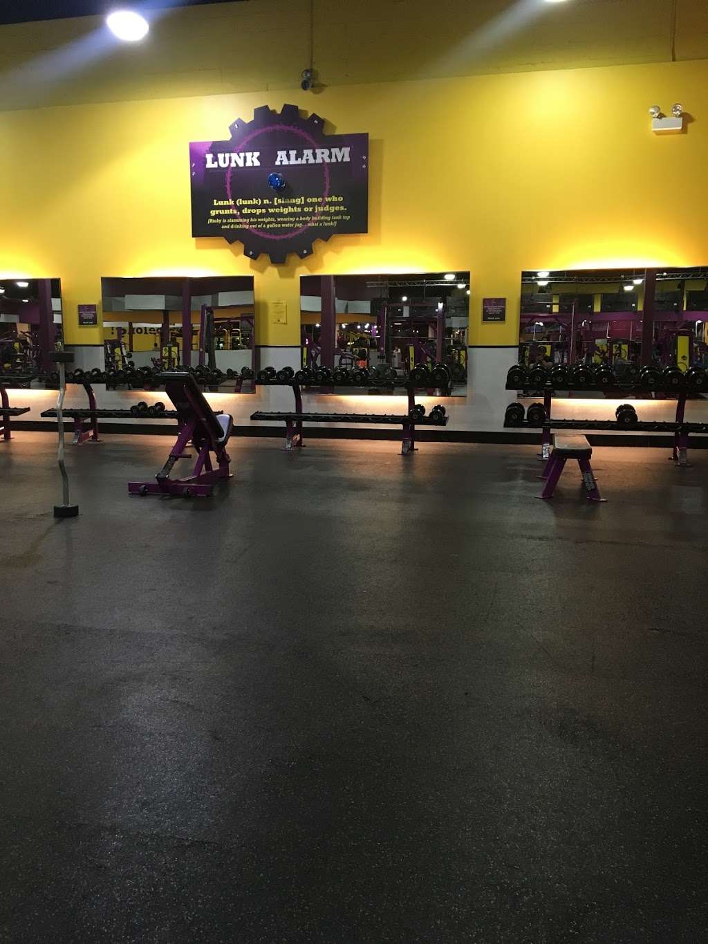 Planet Fitness | 3120 N Pulaski Rd, Chicago, IL 60641, USA | Phone: (773) 685-4140