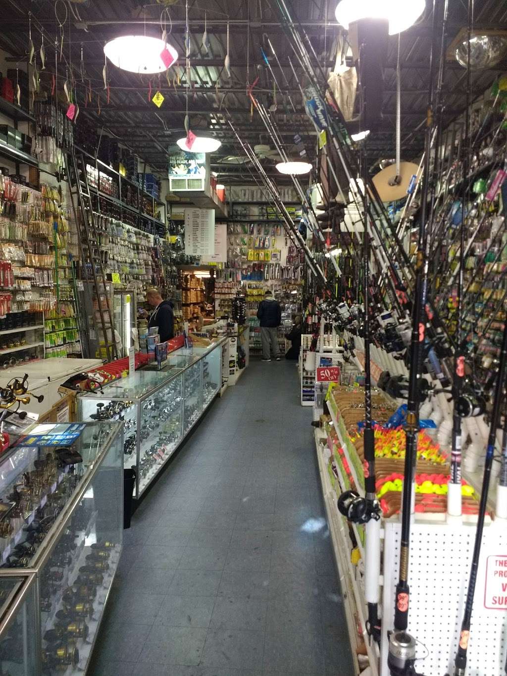 Bernie’s Bait & Tackle | 3035 Emmons Ave, Brooklyn, NY 11235, USA | Phone: (718) 646-7600