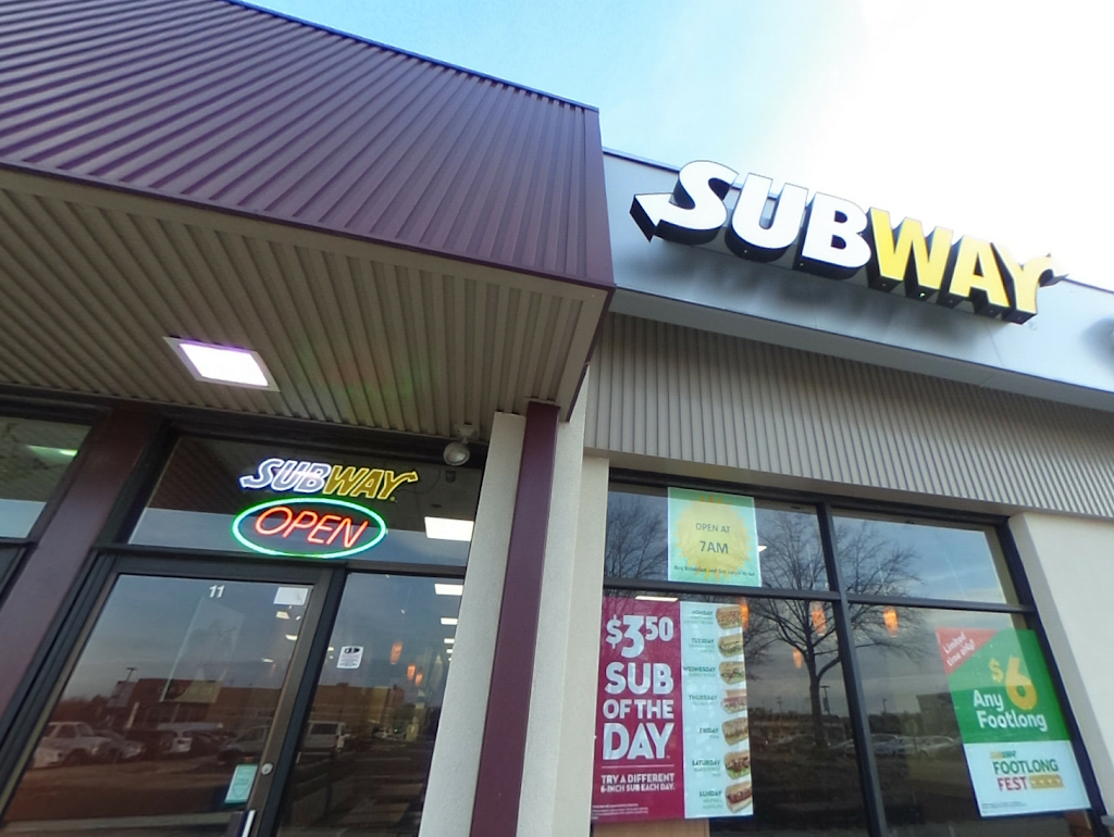 Subway | 11 Summit Square Center Store #11, Langhorne, PA 19047, USA | Phone: (215) 968-0206