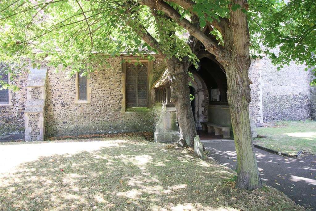 St Mary the Virgin, North Stifford | High Rd, North Stifford, Grays RM16 5UE, UK | Phone: 01375 372733