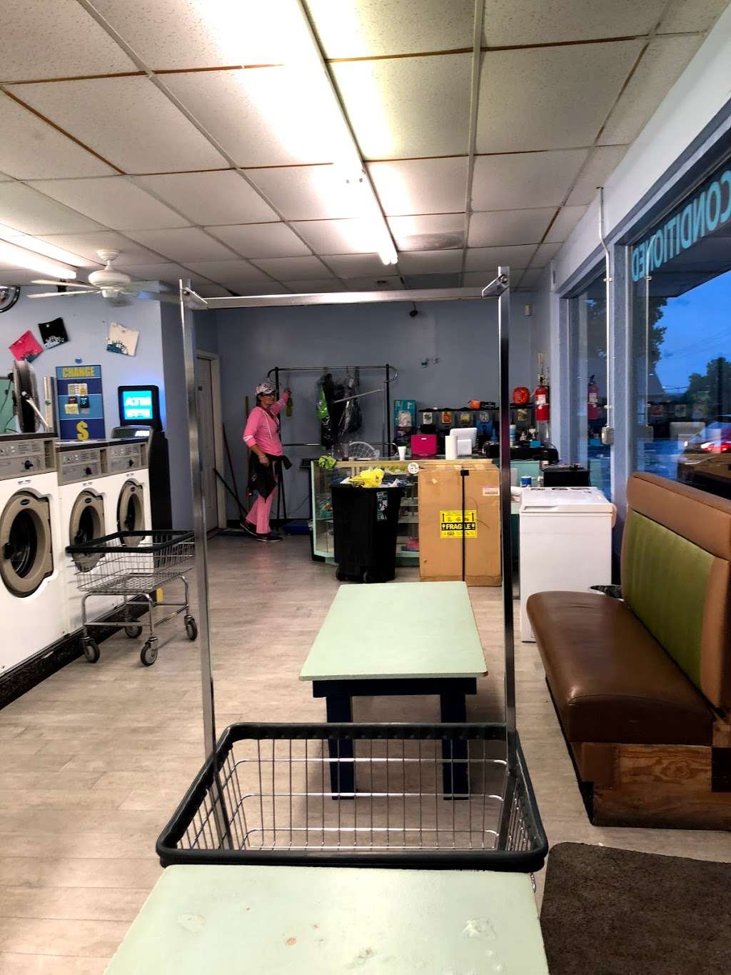 Bubble Room Laundromat - Mission | 5050 Lamar Ave, Mission, KS 66202, USA | Phone: (913) 236-9274