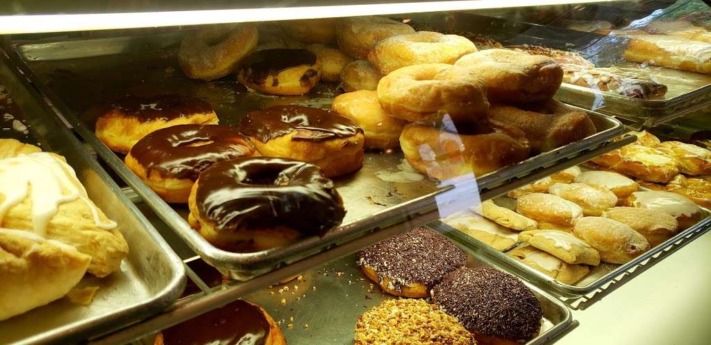 Canfora Bakery | 1100 E Oklahoma Ave, Milwaukee, WI 53207, USA | Phone: (414) 486-7747