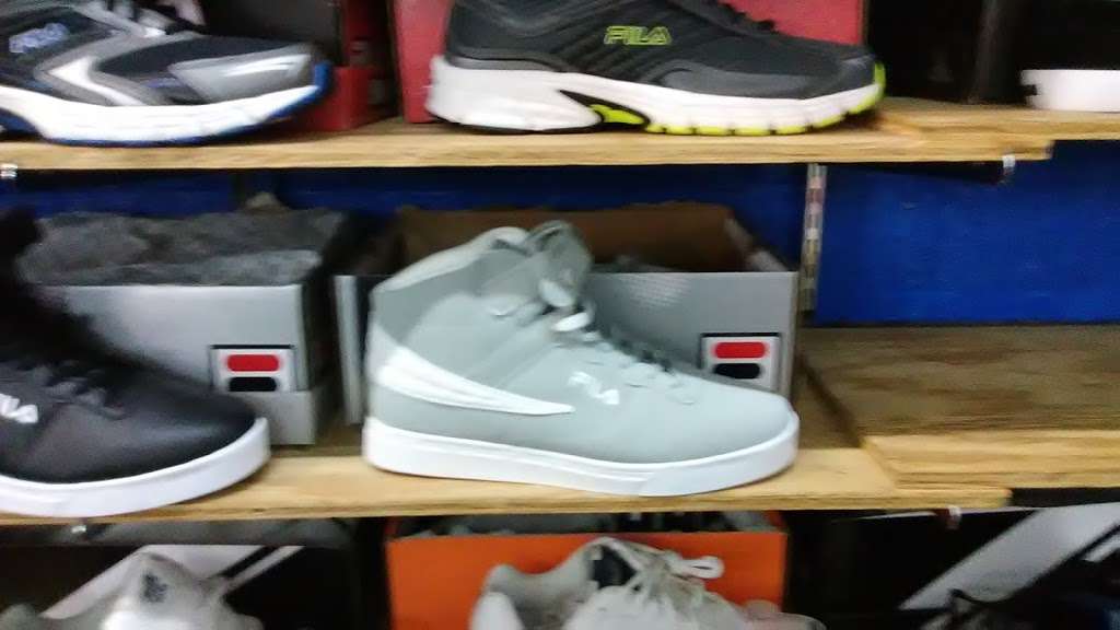 Sneaker Outlet | 7601 Kaighn Ave, Merchantville, NJ 08109, USA | Phone: (856) 661-0060
