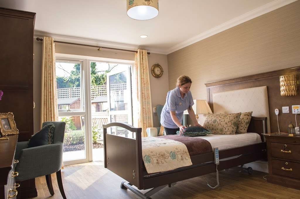 Karuna Manor Care Residential, Nursing, Dementia Home | Christchurch Ave, Harrow HA3 5BD, UK | Phone: 020 8861 9600