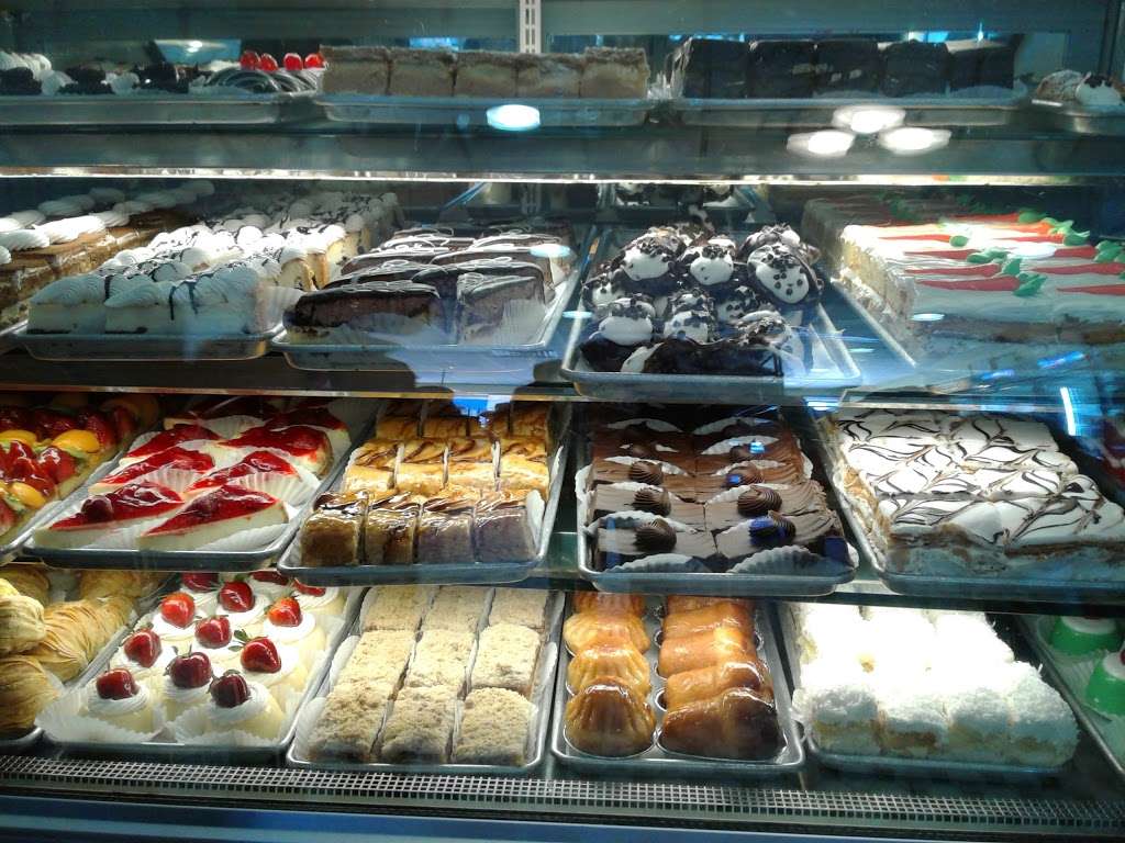 Michaels Pastry Shop | 2923 Avenue R, Brooklyn, NY 11229, USA | Phone: (718) 376-9200