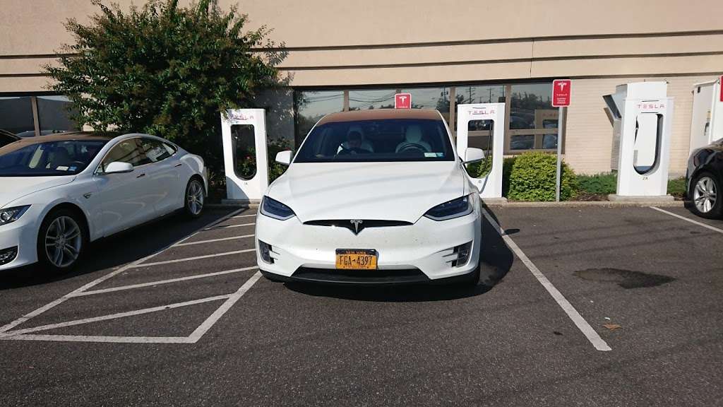 Tesla Service Center | 7 Aerial Way, Syosset, NY 11791, USA | Phone: (516) 864-0535