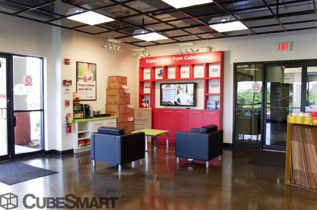 CubeSmart Self Storage | 10425 S John Young Pkwy, Orlando, FL 32837, USA | Phone: (407) 515-2696