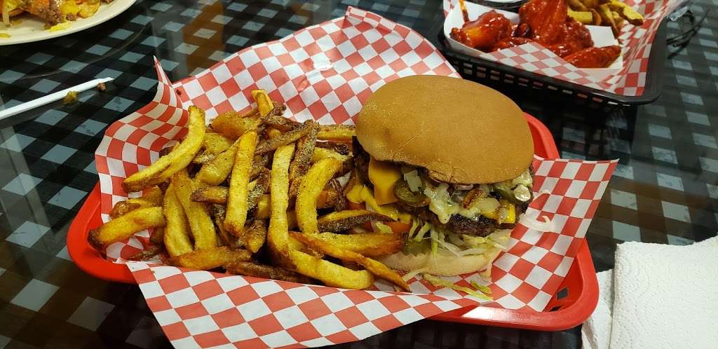 Porky’s Burgers & Wings | 4612 Gus Thomasson Rd, Mesquite, TX 75150, USA | Phone: (972) 863-9220