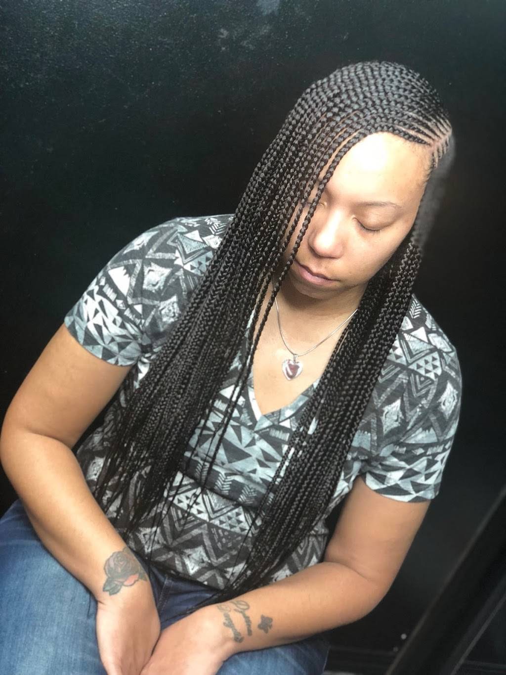 BlushN Braids Beauty Bar | 1613 S Florissant Rd, St. Louis, MO 63121, USA | Phone: (314) 943-2000