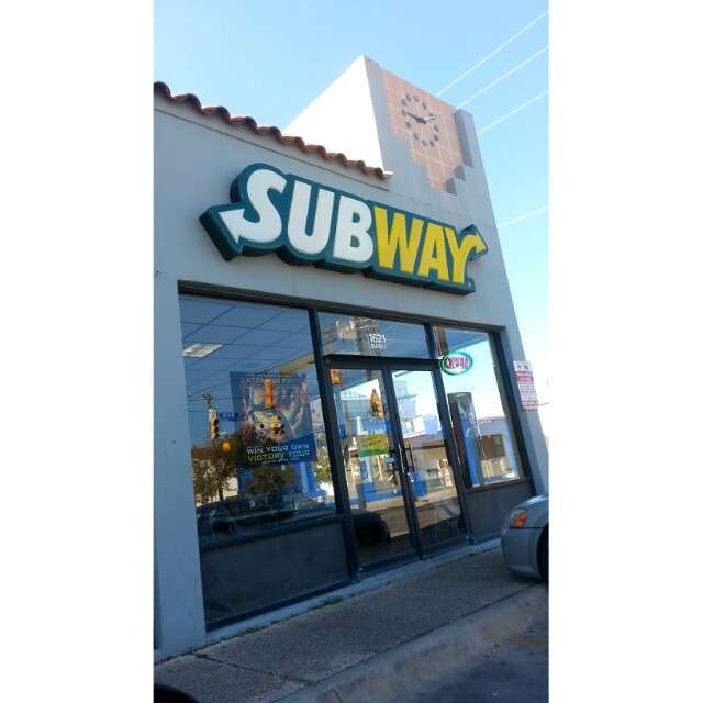 Subway Restaurants | 1621 N Main Ave Suite 1 Arcadia Main Shopping Ctr, San Antonio, TX 78212, USA | Phone: (210) 227-7827