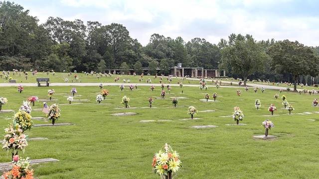 Oakwood Memorial Gardens | 2100 Moncrief Rd, Gardendale, AL 35071, USA | Phone: (205) 631-2100