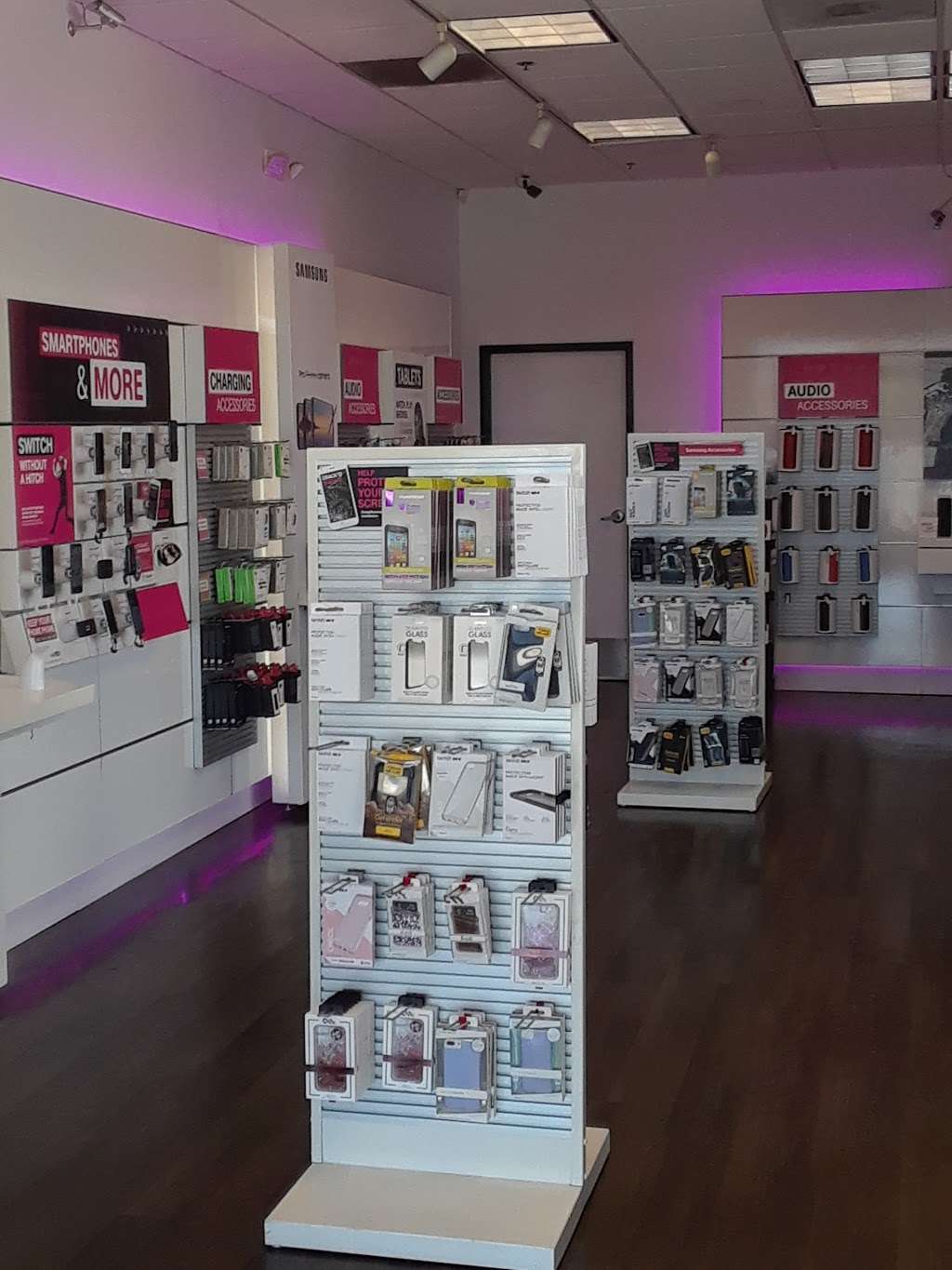 T-Mobile | 31810 Grape St Ste D, Lake Elsinore, CA 92532, USA | Phone: (951) 471-2900