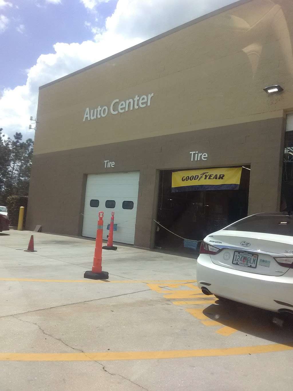 Walmart Auto Care Centers | 2500 S Kirkman Rd, Orlando, FL 32811, USA | Phone: (407) 523-8088