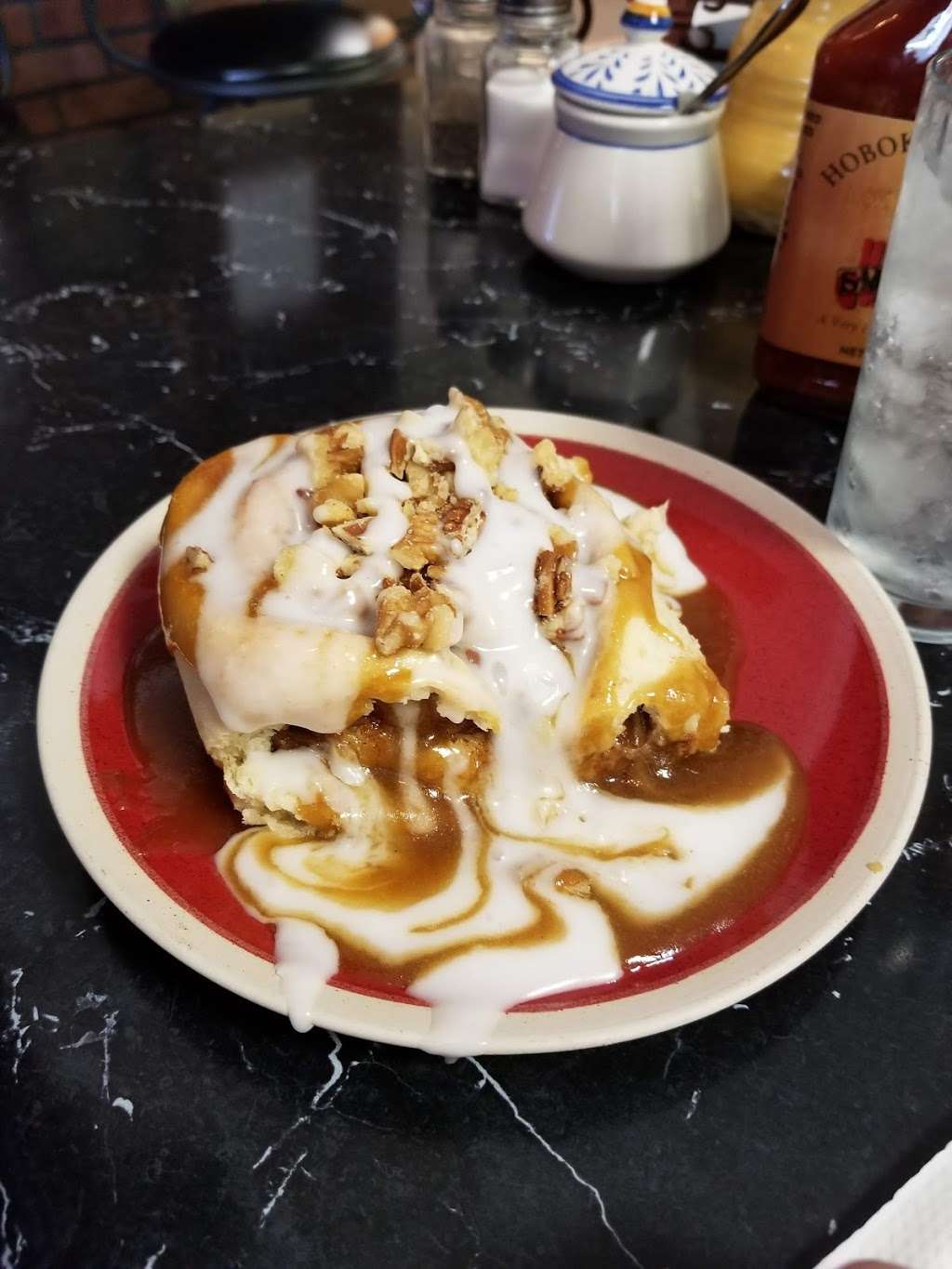 OoeyGooey Cinnamon Rolls and So Much More | 29 E Washington St, Nashville, IN 47448, USA | Phone: (239) 269-8361