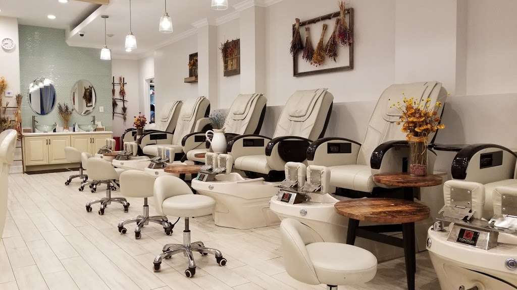 Rainlily – A Healthy Nail Salon | 527 Maple Ave E, Vienna, VA 22180, USA | Phone: (703) 853-1906