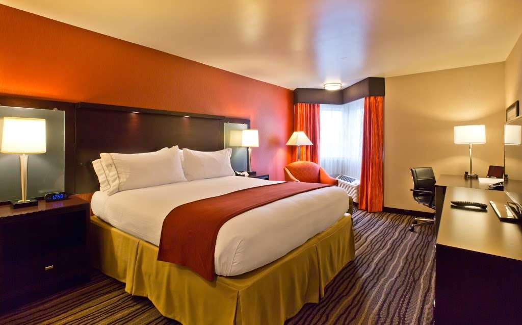 Holiday Inn Express Mountain View-S Palo Alto | 1561 W El Camino Real, Mountain View, CA 94040, USA | Phone: (650) 967-7888