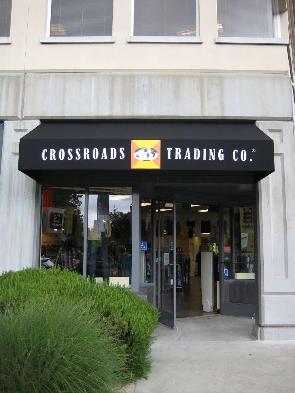 Crossroads Trading | 5901 College Ave, Oakland, CA 94618, USA | Phone: (510) 420-1952